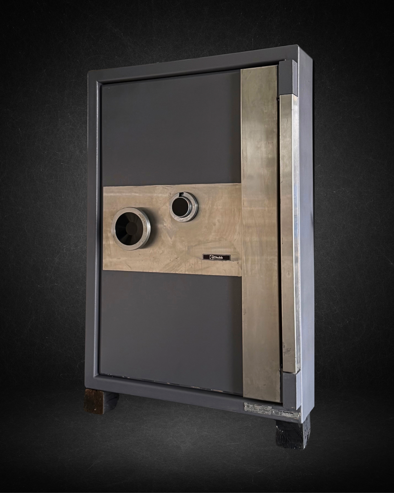 pre-owned chubb 3420 trtl-30 commercial burglary safe front view toronto showroom